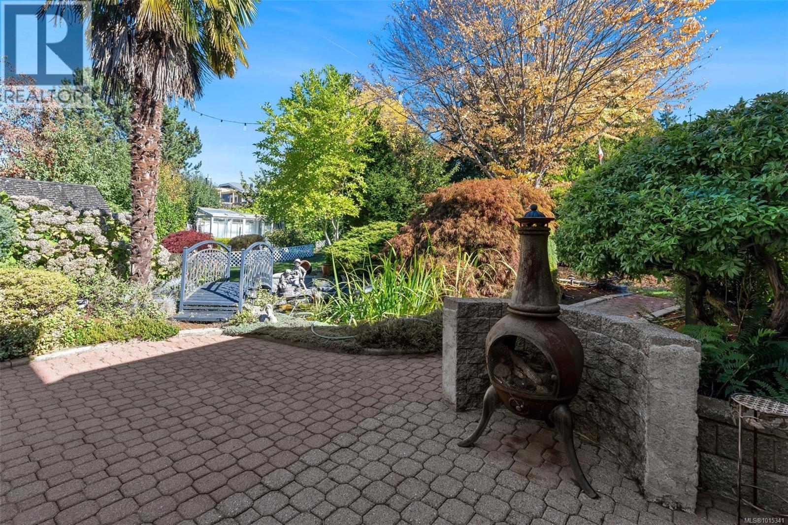  796 Worthington Place, Saanich