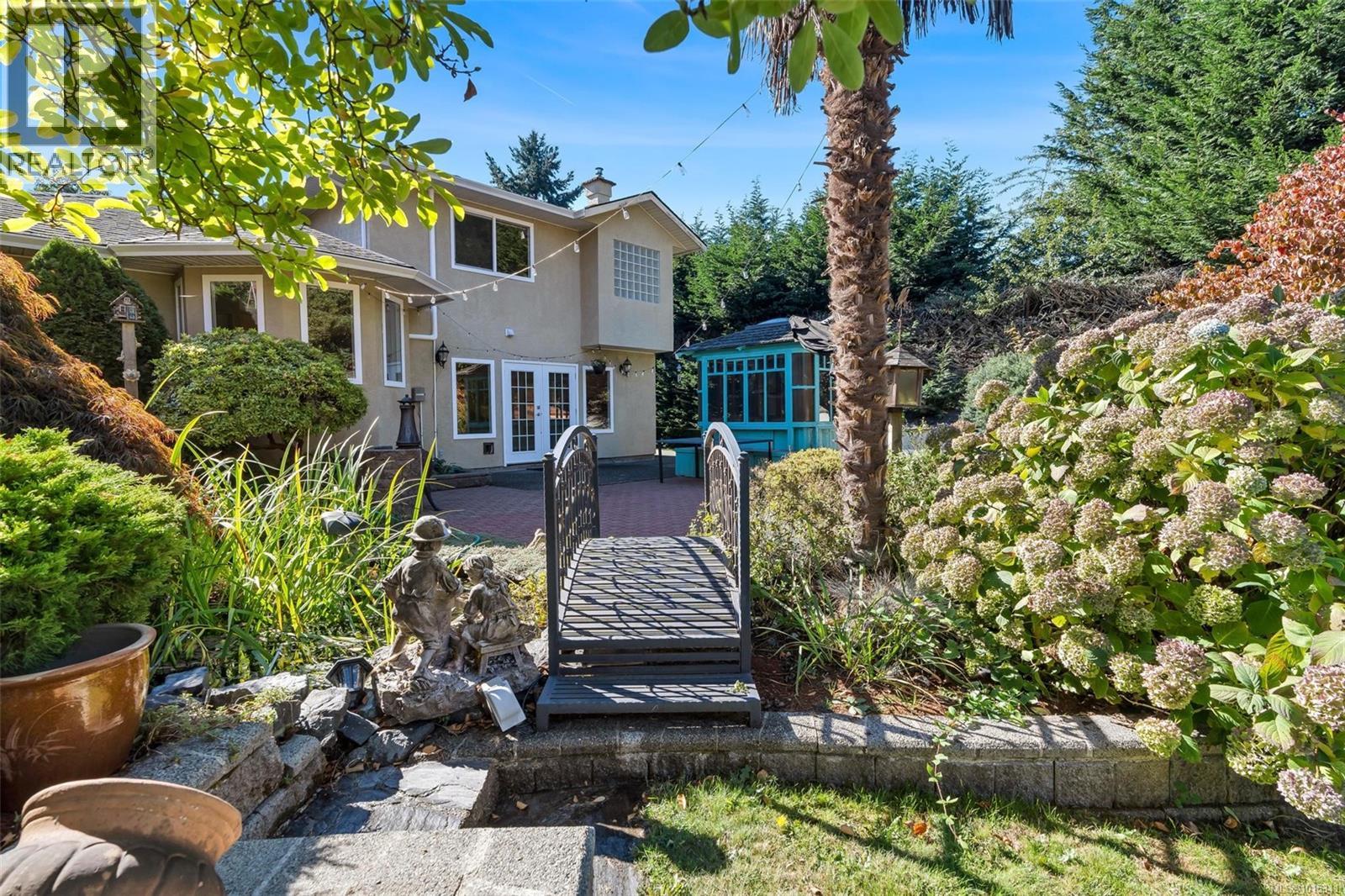  796 Worthington Place, Saanich