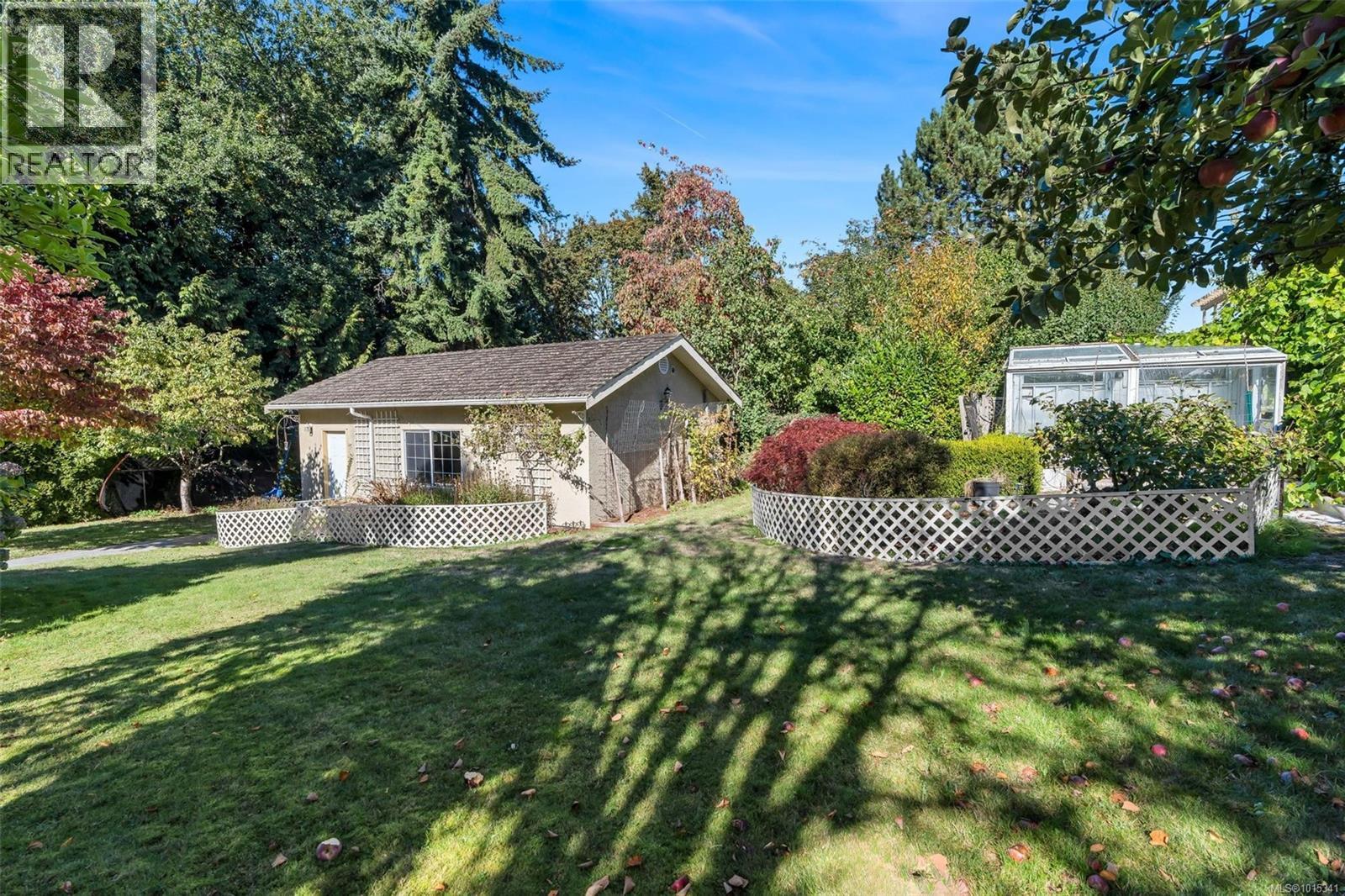  796 Worthington Place, Saanich