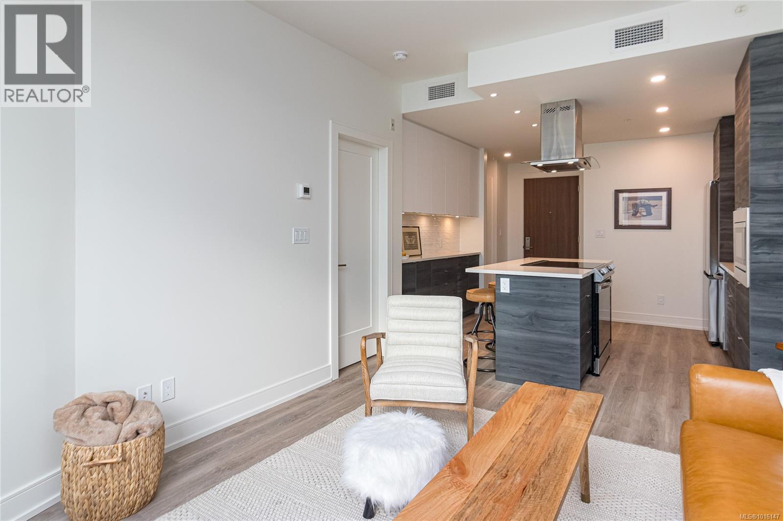 816 1628 Store Street, Victoria