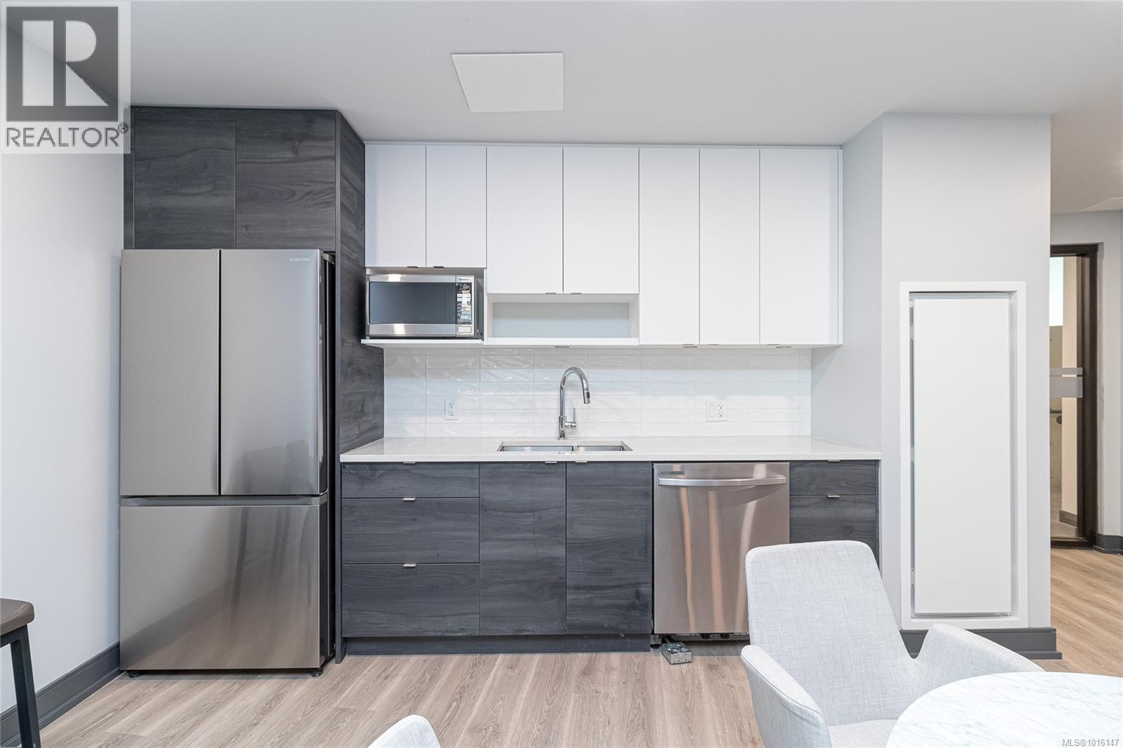 816 1628 Store Street, Victoria