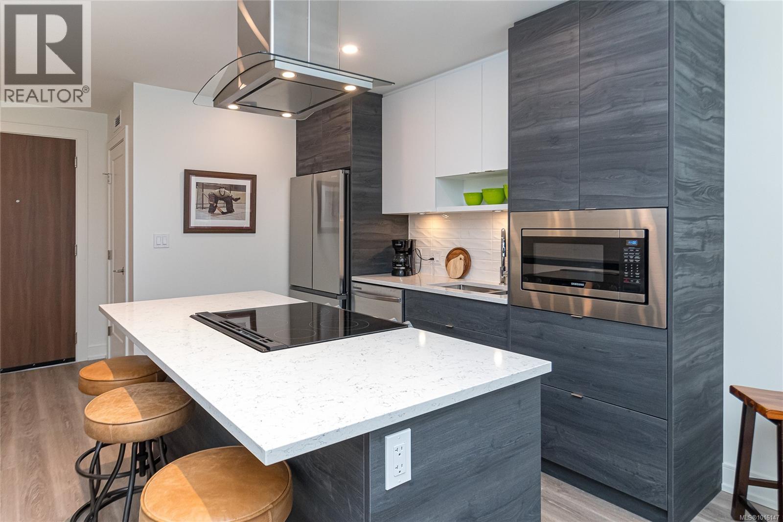 816 1628 Store Street, Victoria