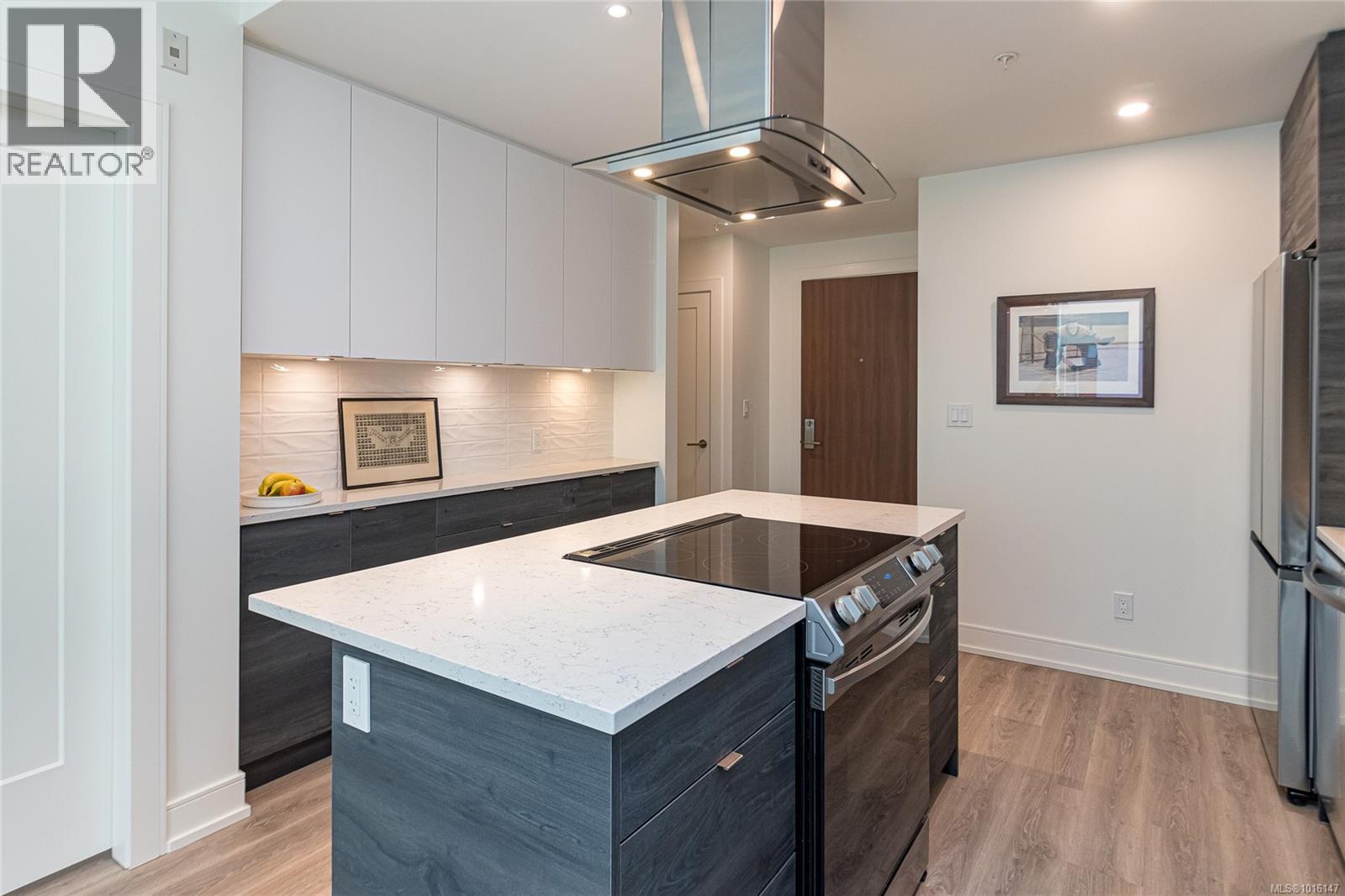 816 1628 Store Street, Victoria