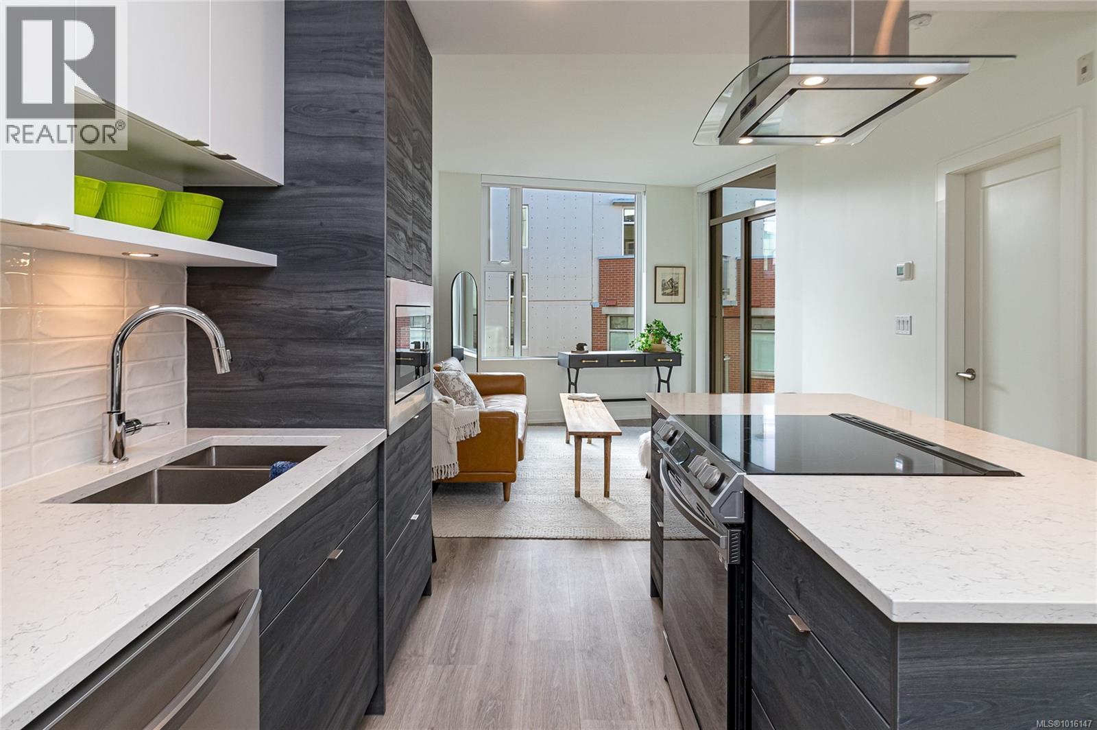 816 1628 Store Street, Victoria