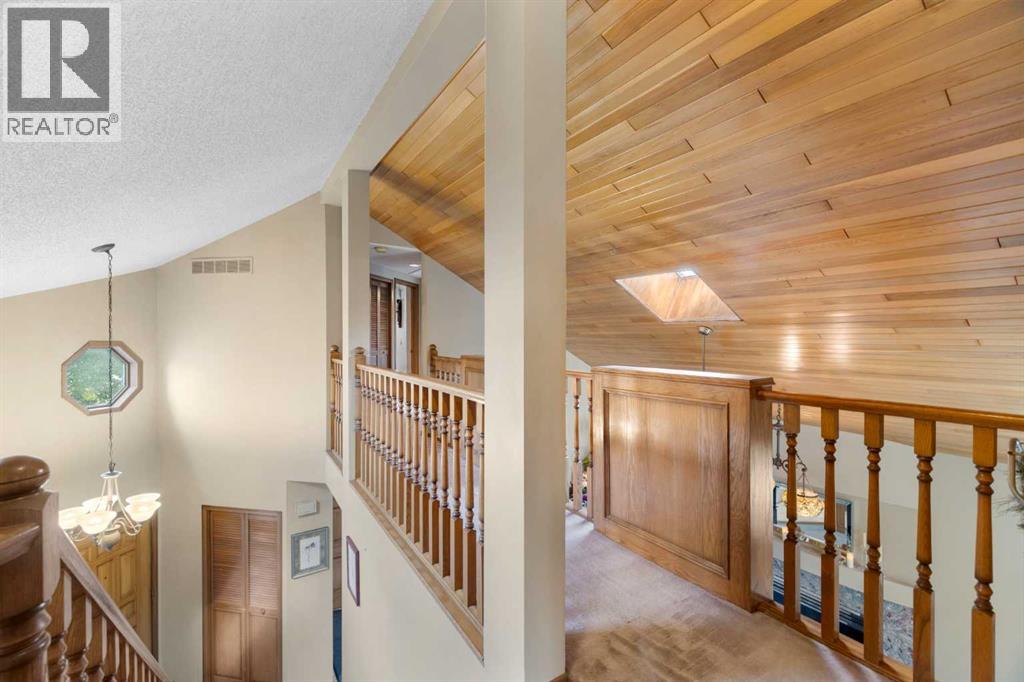 Single Family House for Sale in  Bernard Drive NW Beddington Heights Calgary 