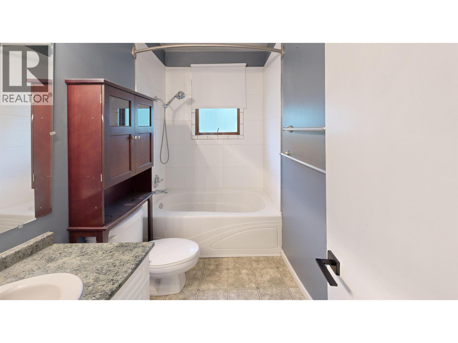 835 SPRUCE AVENUE - 11