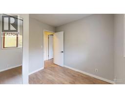 835 Spruce Avenue, 100 Mile House, BC V0K2E0 Photo 15