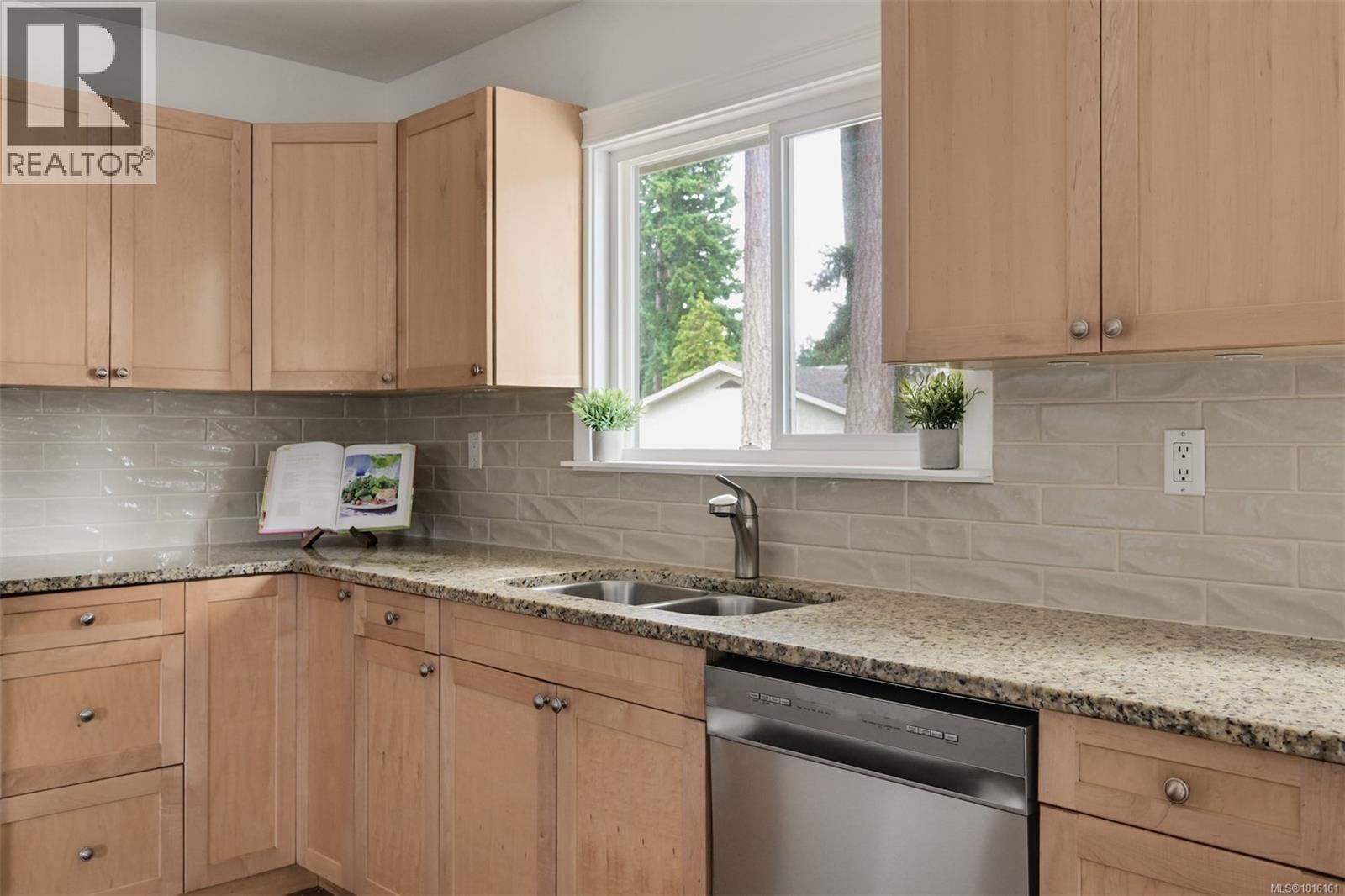  2874 Pickford Road, Colwood