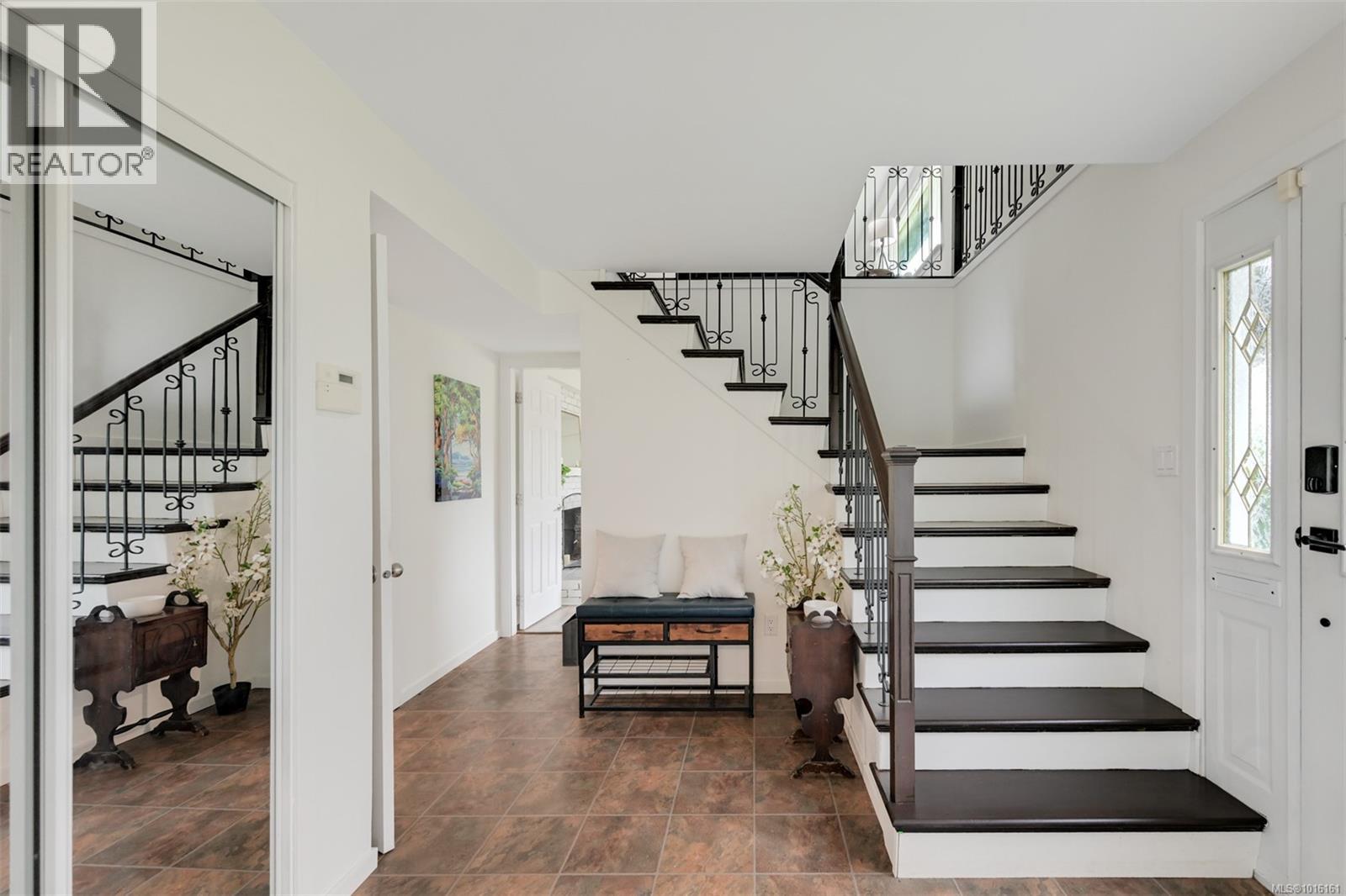  2874 Pickford Road, Colwood
