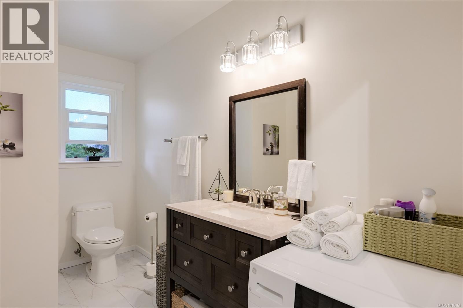 2874 Pickford Road, Colwood