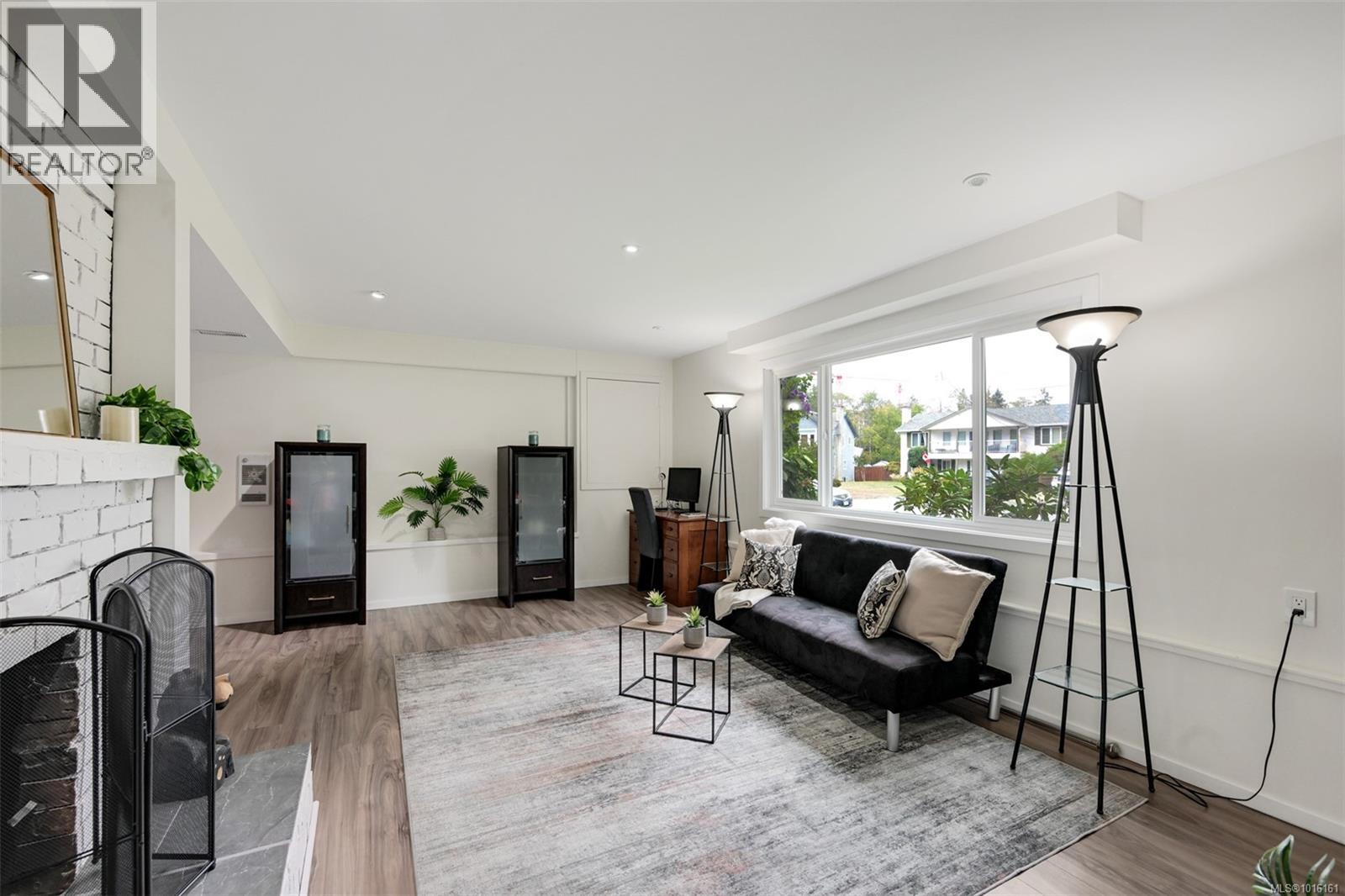  2874 Pickford Road, Colwood