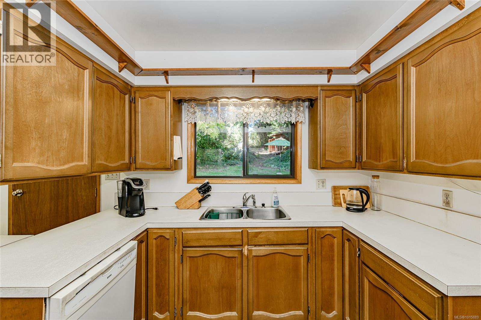  210 Kings Lane, Salt Spring