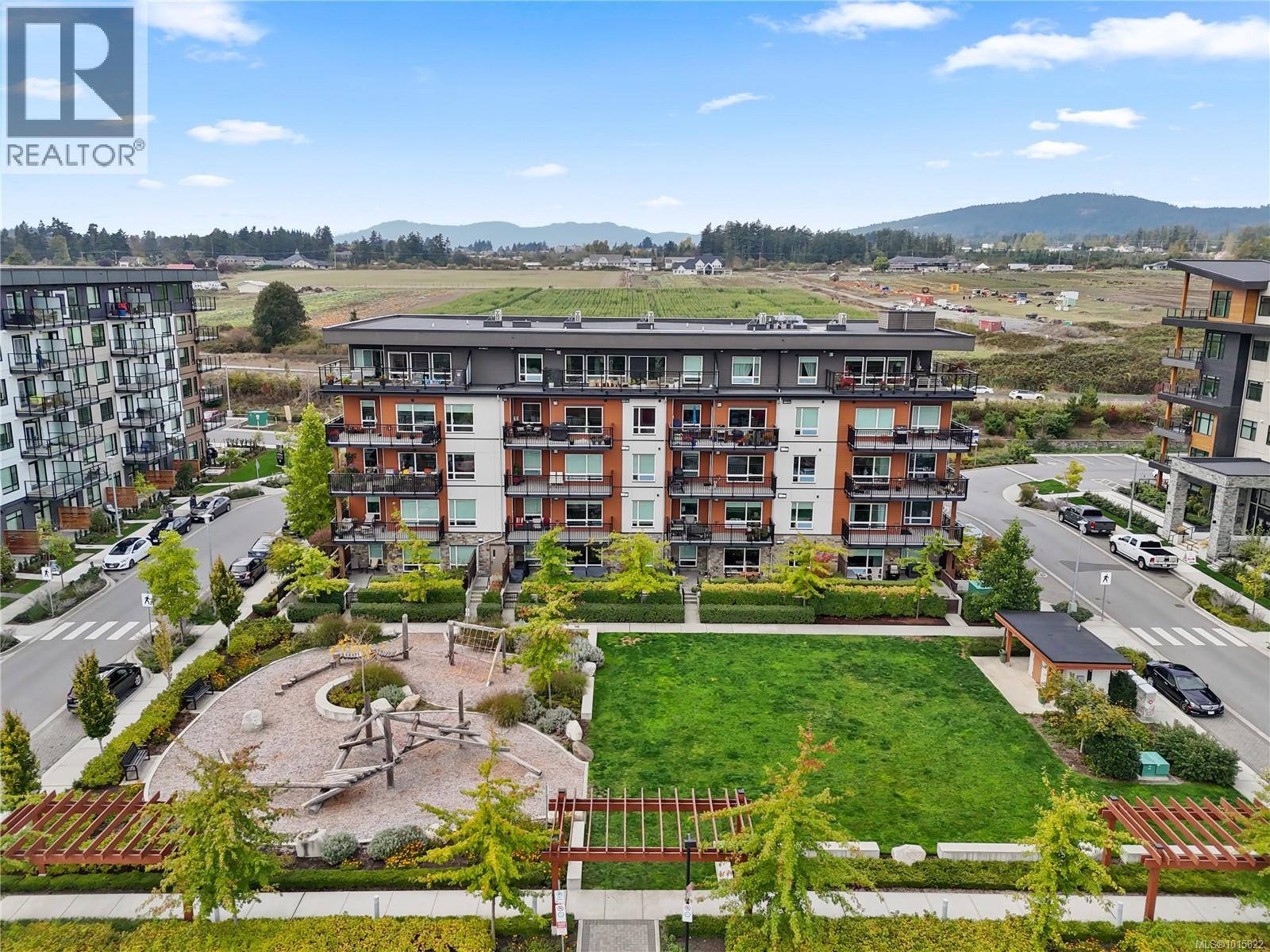303 2500 Hackett Crescent, Central Saanich