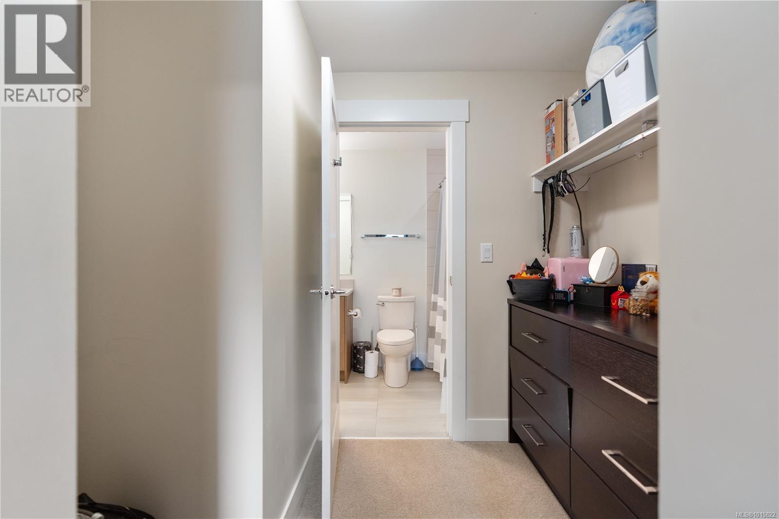 303 2500 Hackett Crescent, Central Saanich