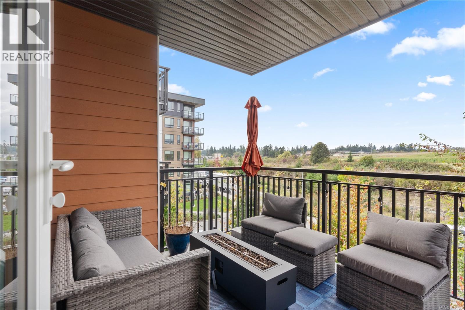 303 2500 Hackett Crescent, Central Saanich