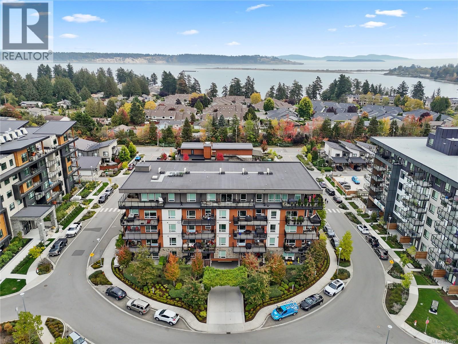 303 2500 Hackett Crescent, Central Saanich