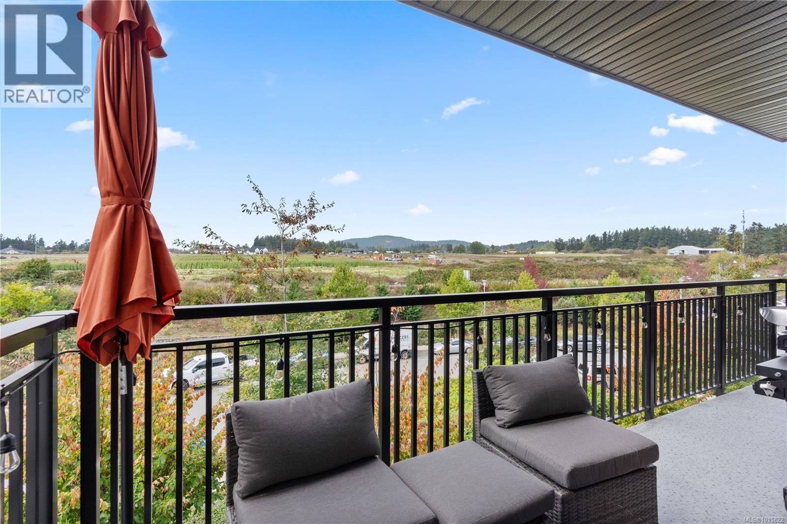 303 2500 Hackett Crescent, Central Saanich