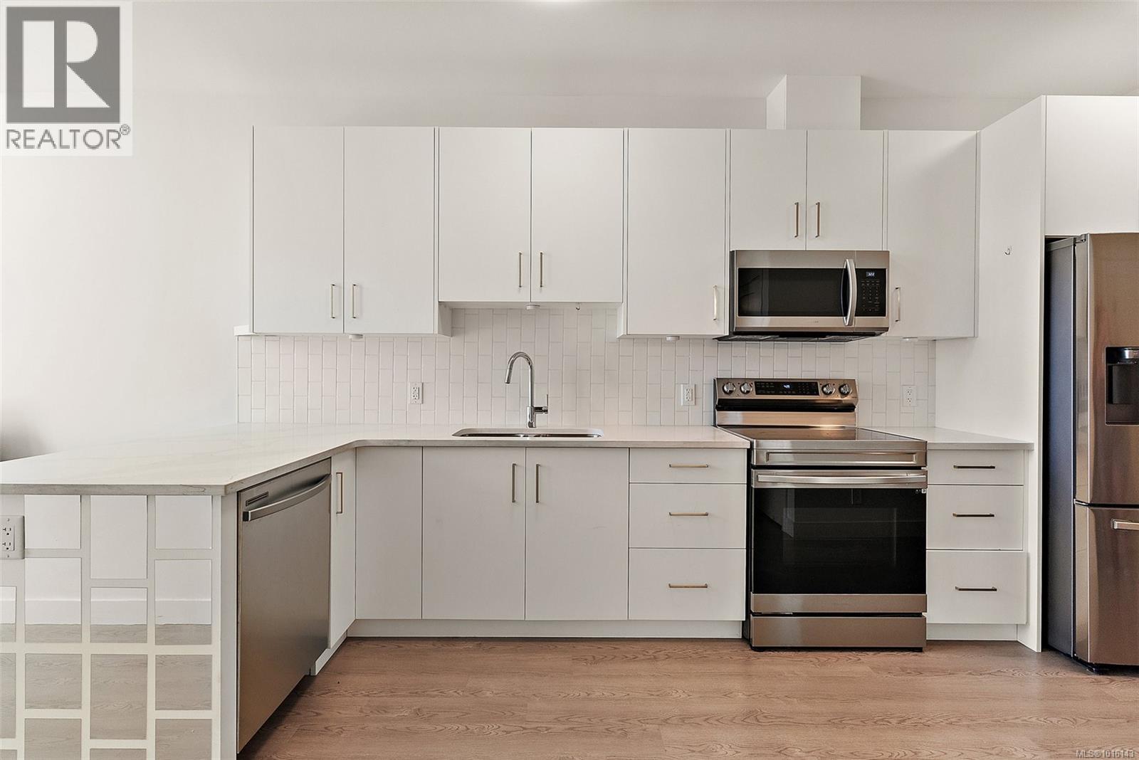 403 707 Treanor Avenue, Langford