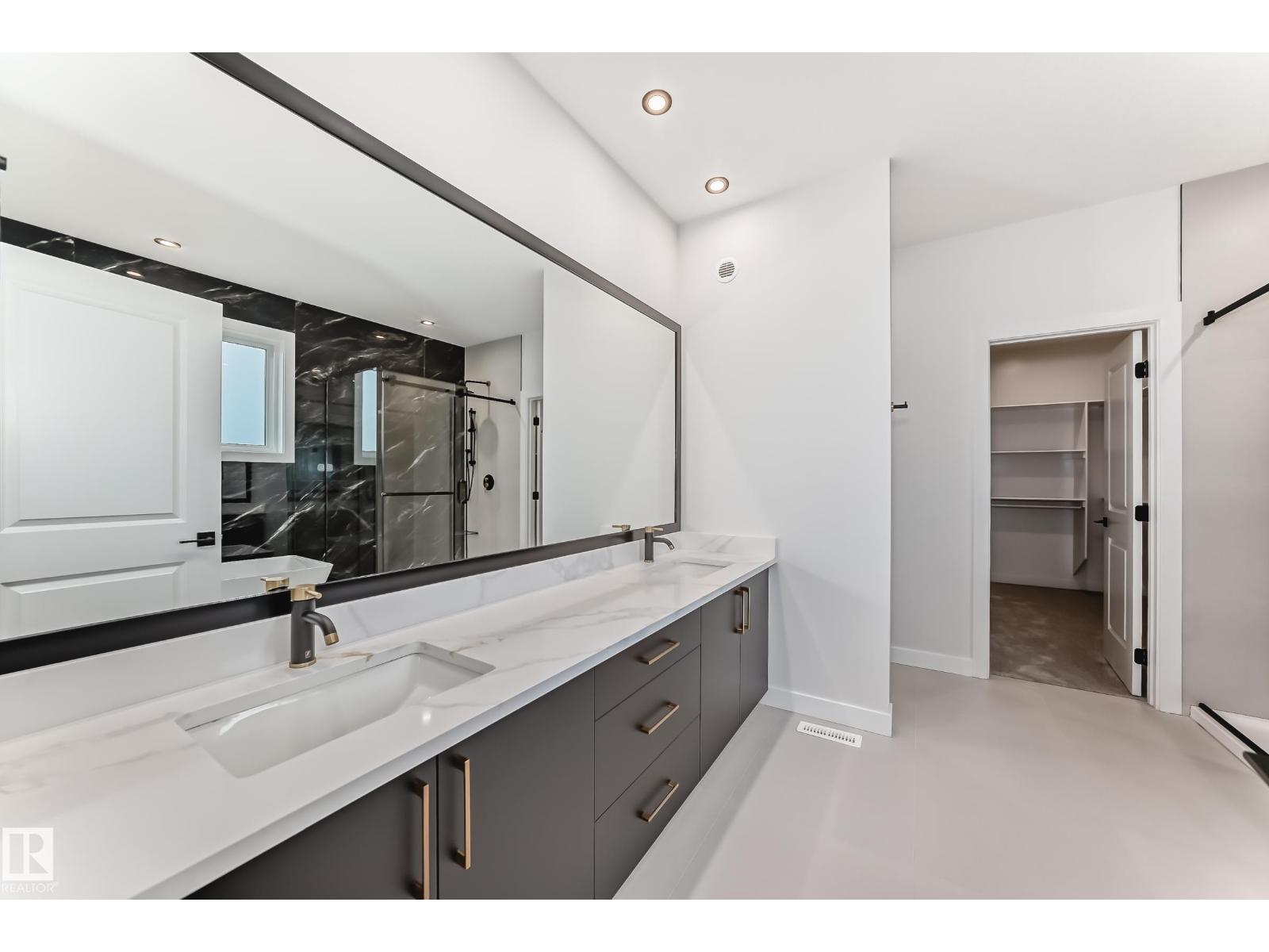 55 MEADOWGROVE LN, Spruce Grove