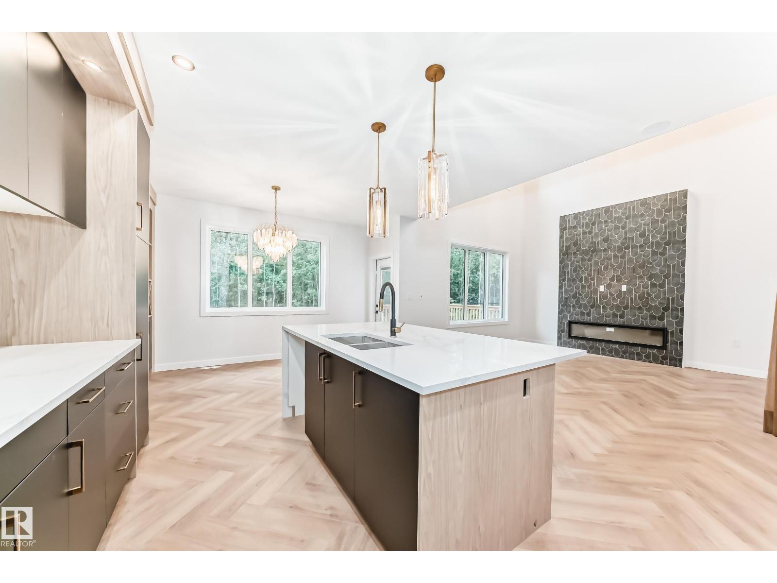 55 MEADOWGROVE LN, Spruce Grove