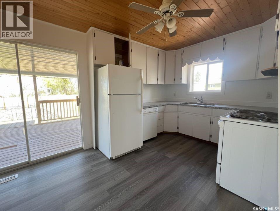 Single Family House Bungalow for Sale in  North Railway STREET E Swift Current 