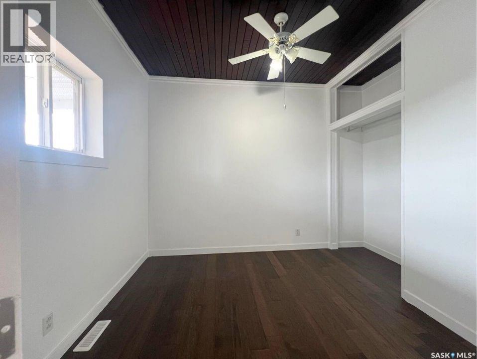 Single Family House Bungalow for Sale in  North Railway STREET E Swift Current 