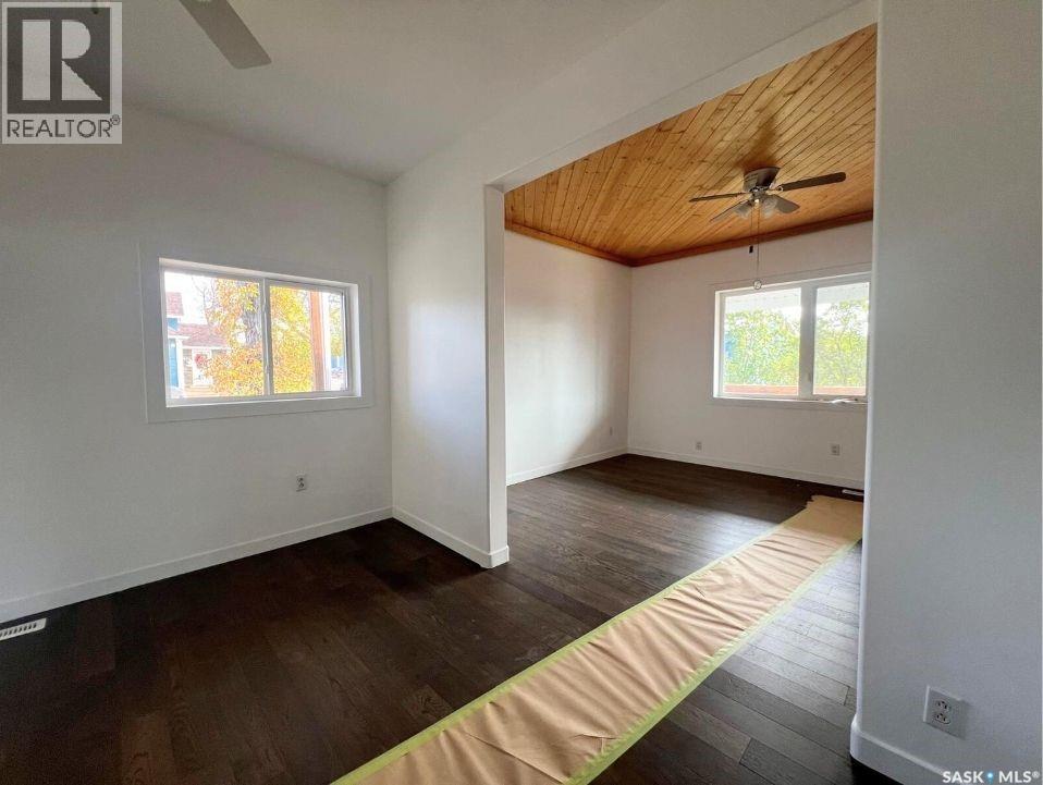 Single Family House Bungalow for Sale in  North Railway STREET E Swift Current 