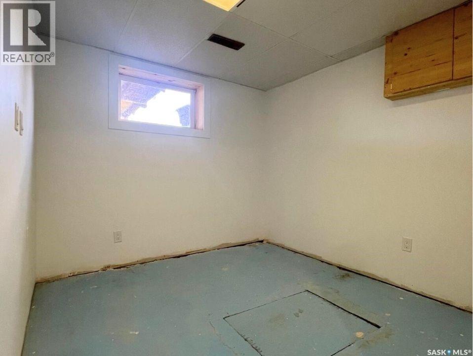 Single Family House Bungalow for Sale in  North Railway STREET E Swift Current 