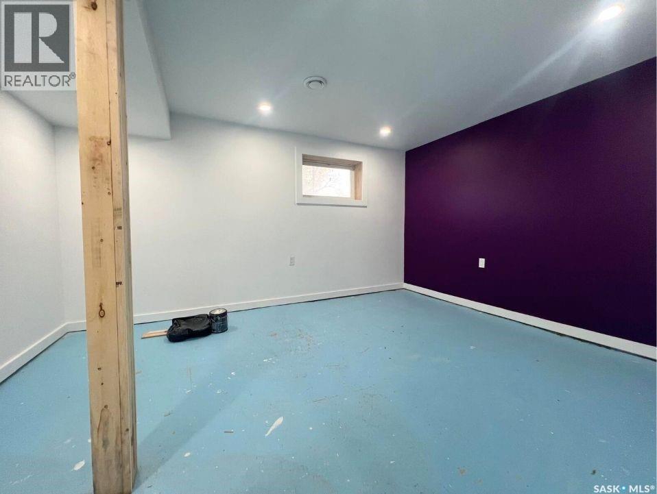 Single Family House Bungalow for Sale in  North Railway STREET E Swift Current 