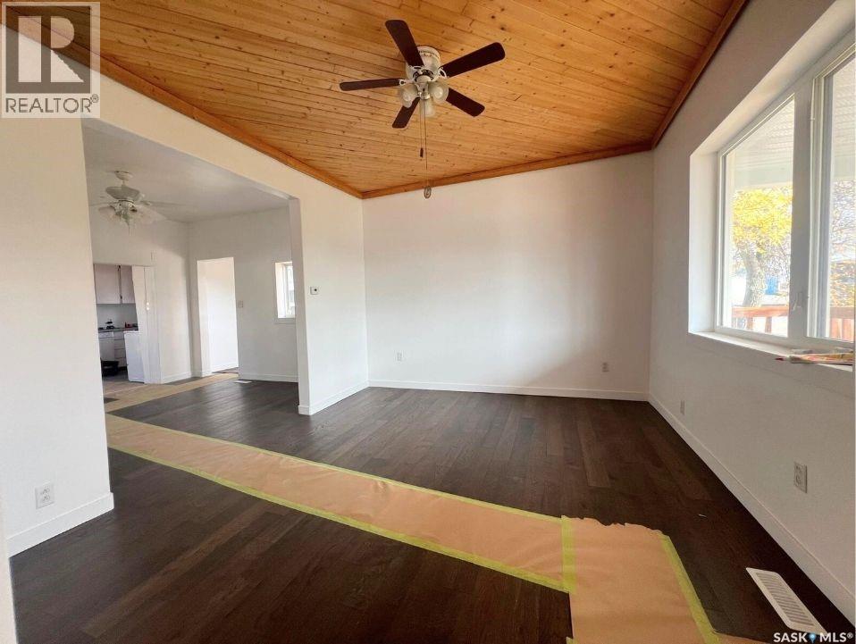 Single Family House Bungalow for Sale in  North Railway STREET E Swift Current 