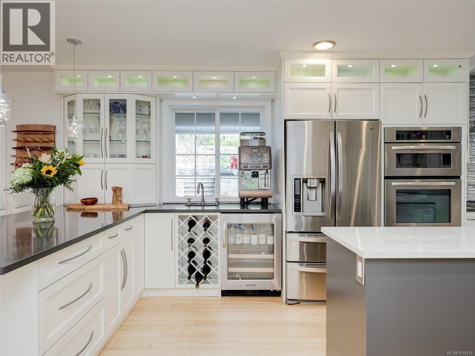  6583 Wallace Drive, Central Saanich