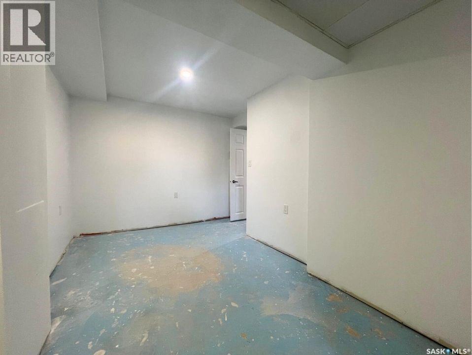 Single Family House Bungalow for Sale in  North Railway STREET E Swift Current 