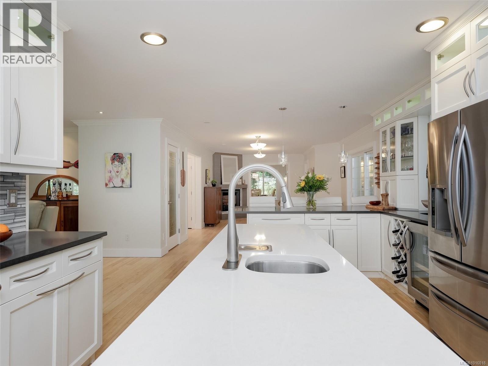  6583 Wallace Drive, Central Saanich