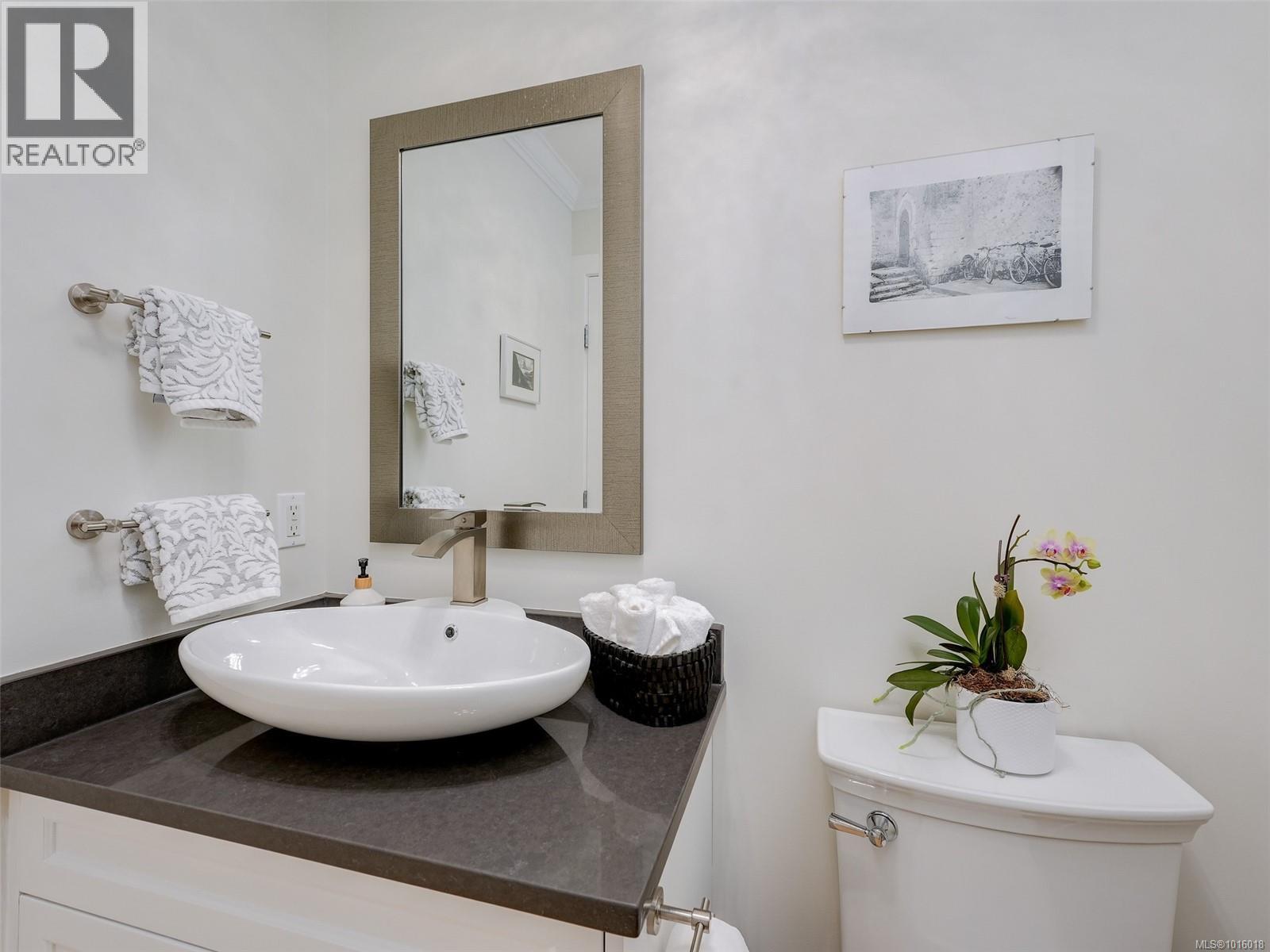  6583 Wallace Drive, Central Saanich