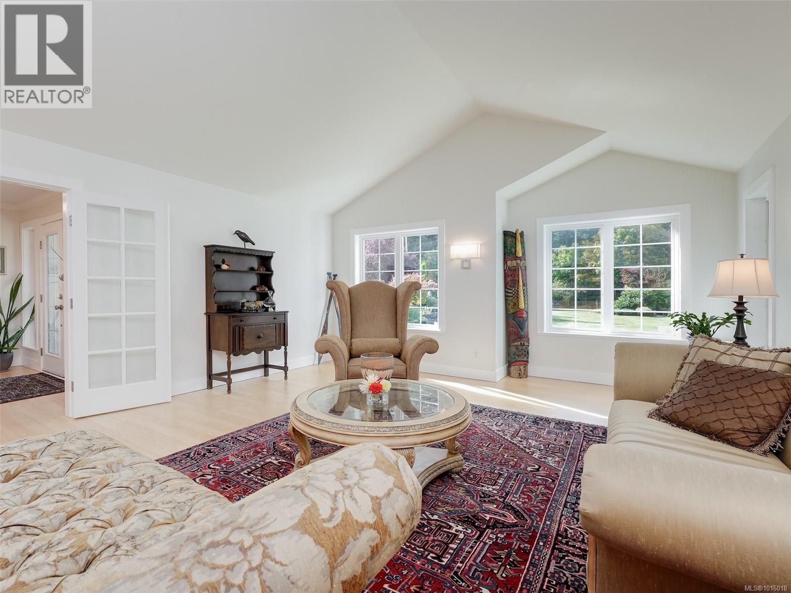  6583 Wallace Drive, Central Saanich