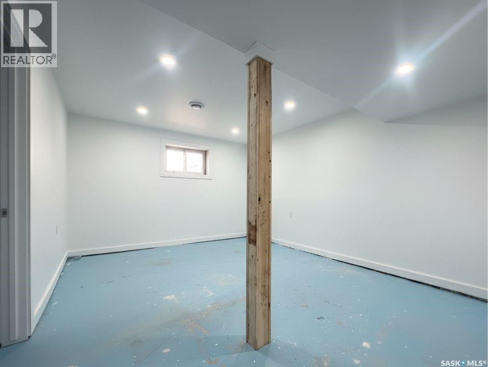 Single Family House Bungalow for Sale in  North Railway STREET E Swift Current 