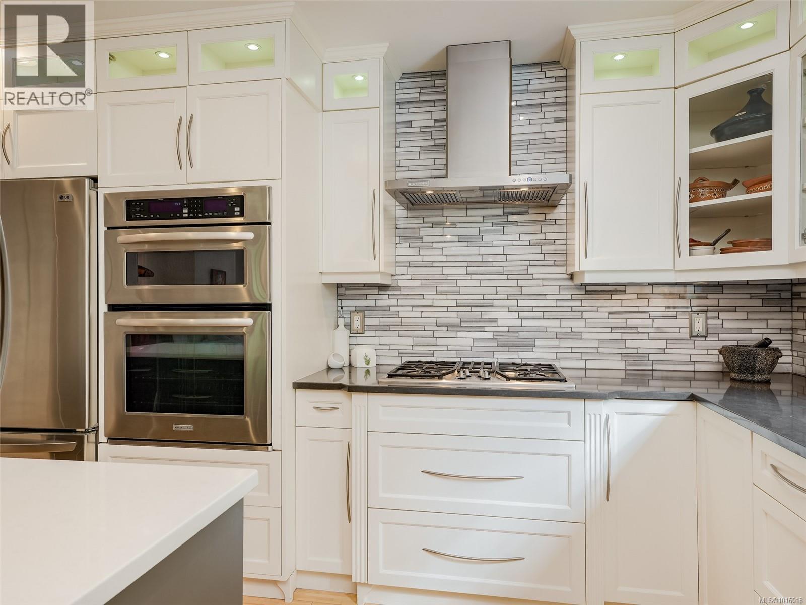  6583 Wallace Drive, Central Saanich