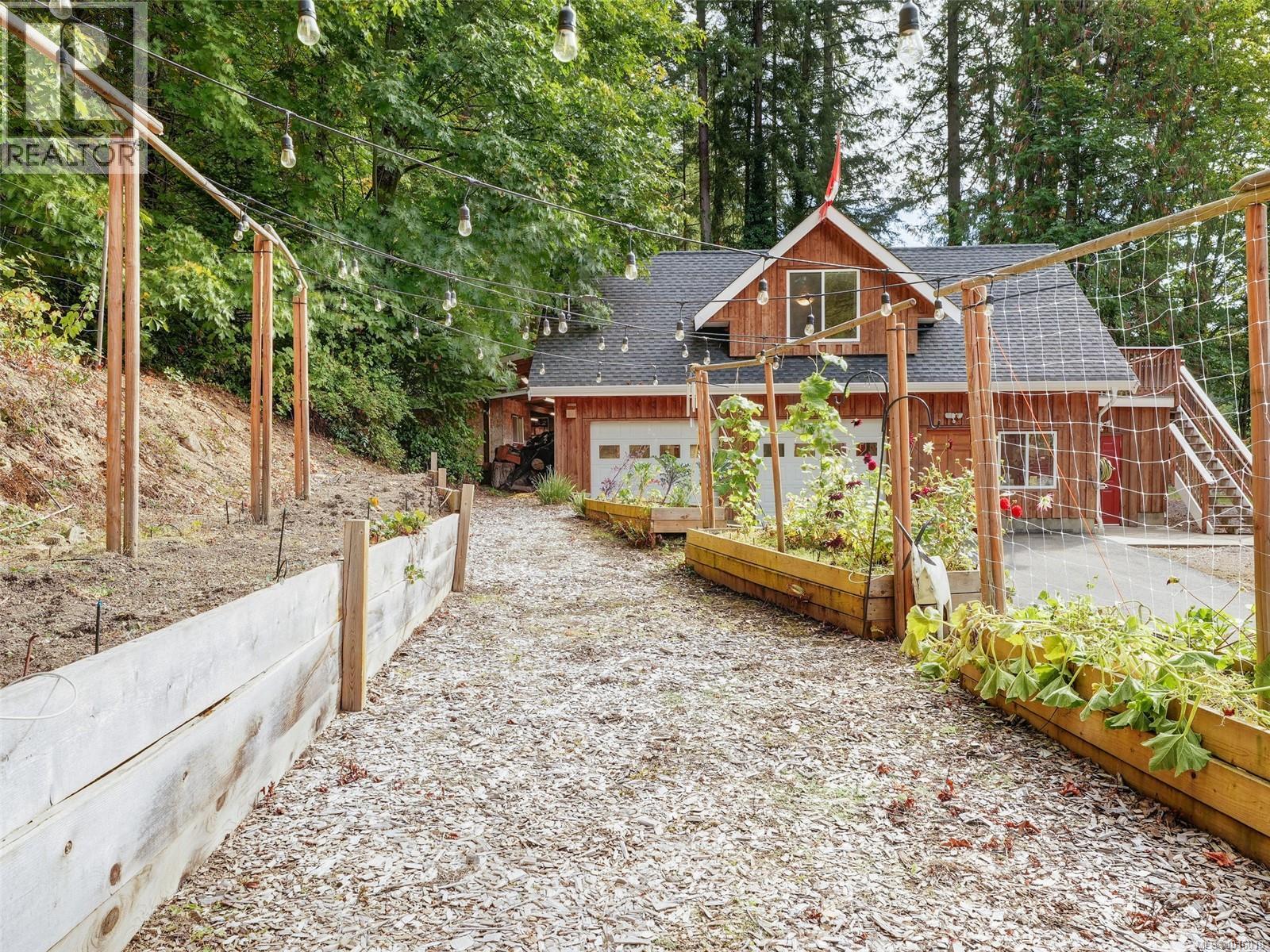  6583 Wallace Drive, Central Saanich
