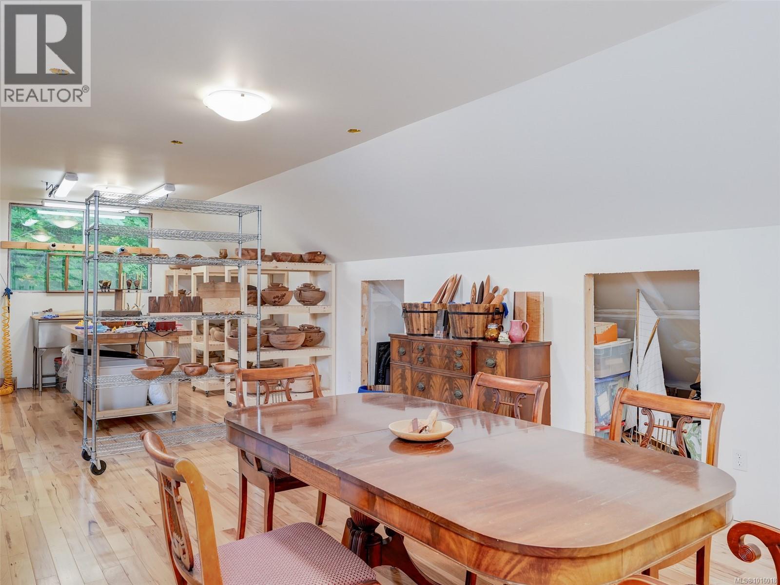  6583 Wallace Drive, Central Saanich