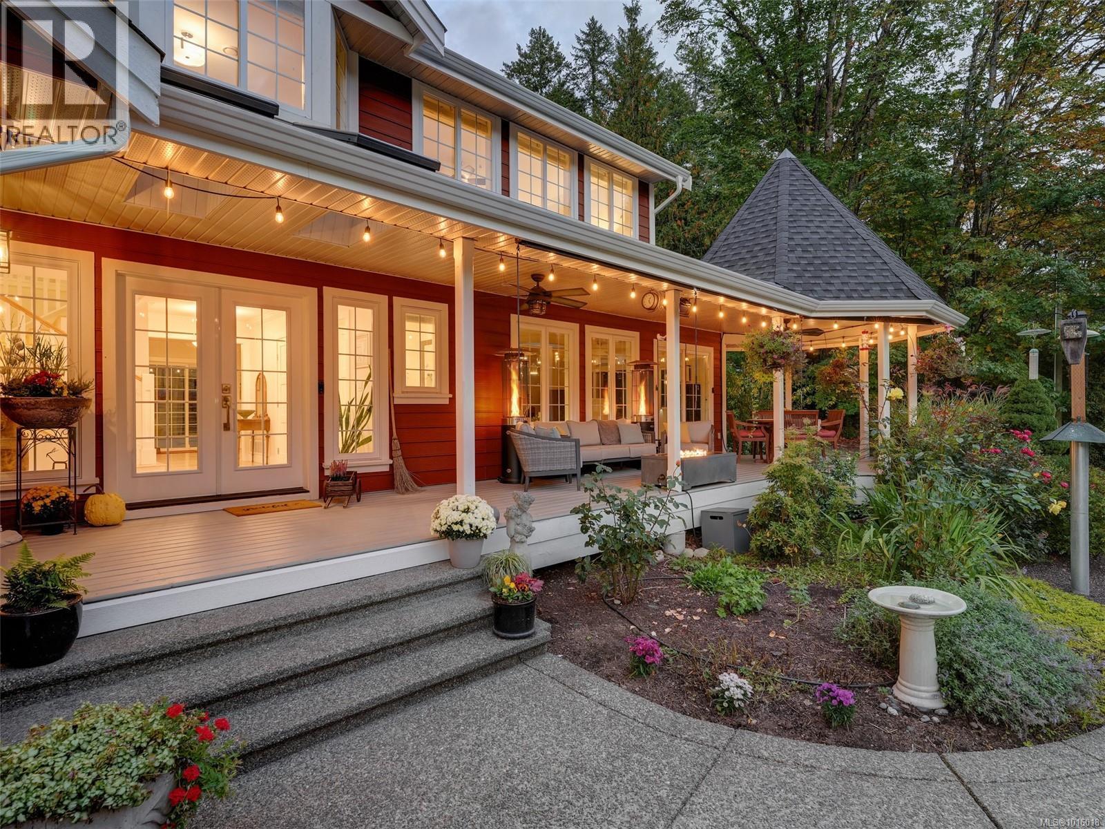  6583 Wallace Drive, Central Saanich