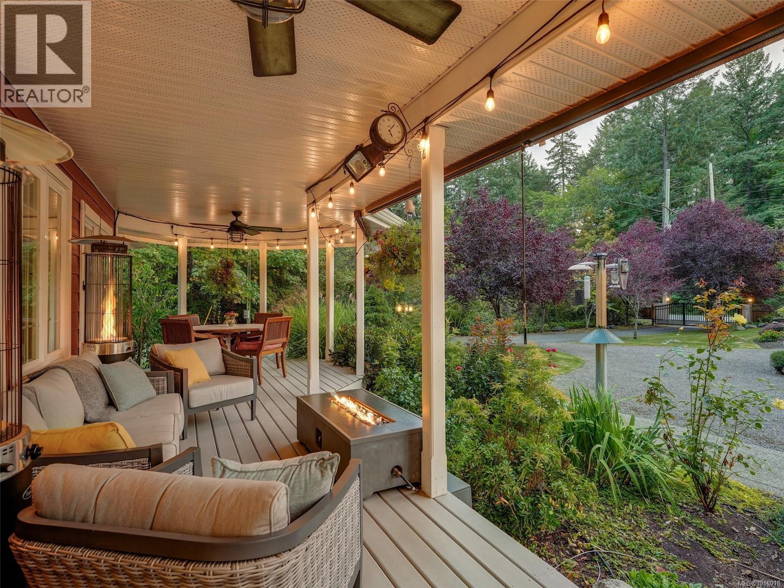  6583 Wallace Drive, Central Saanich