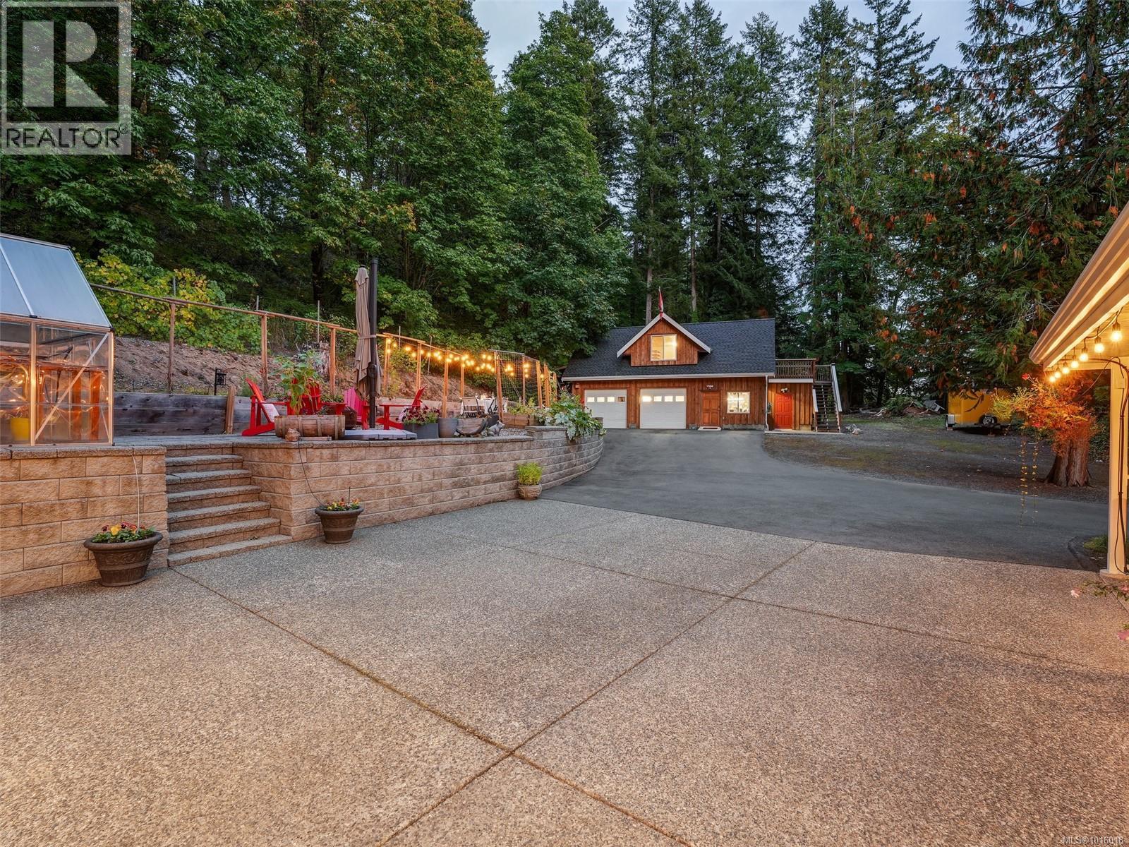  6583 Wallace Drive, Central Saanich