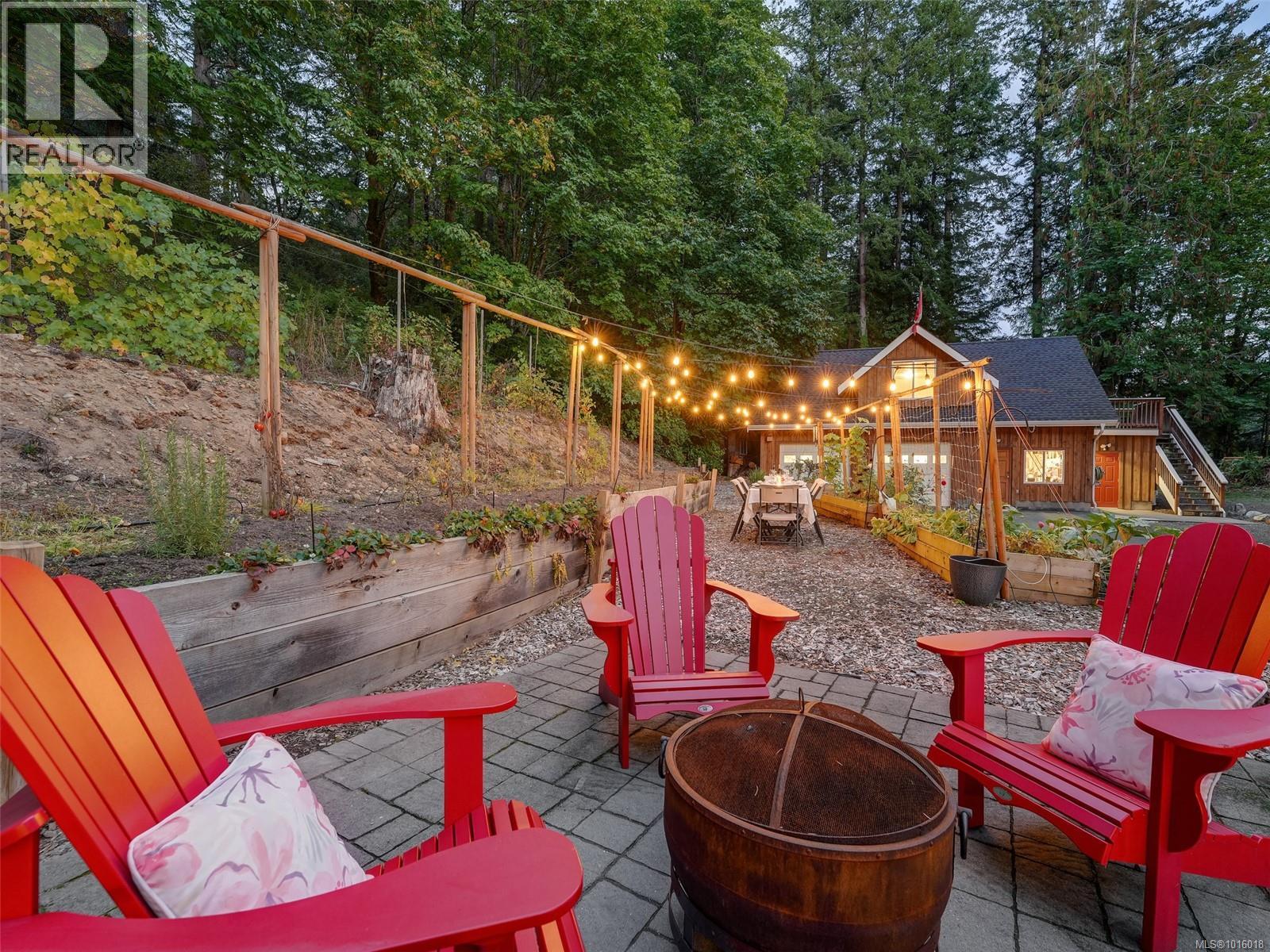  6583 Wallace Drive, Central Saanich