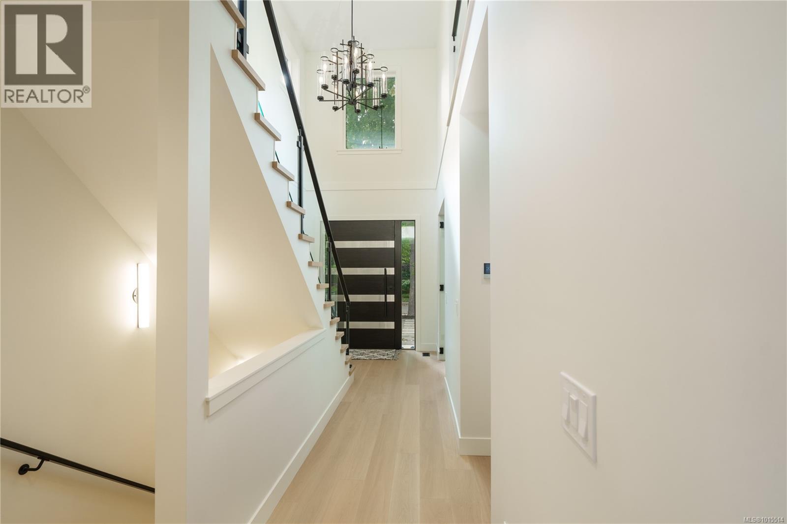  1772 Chandler Avenue, Victoria