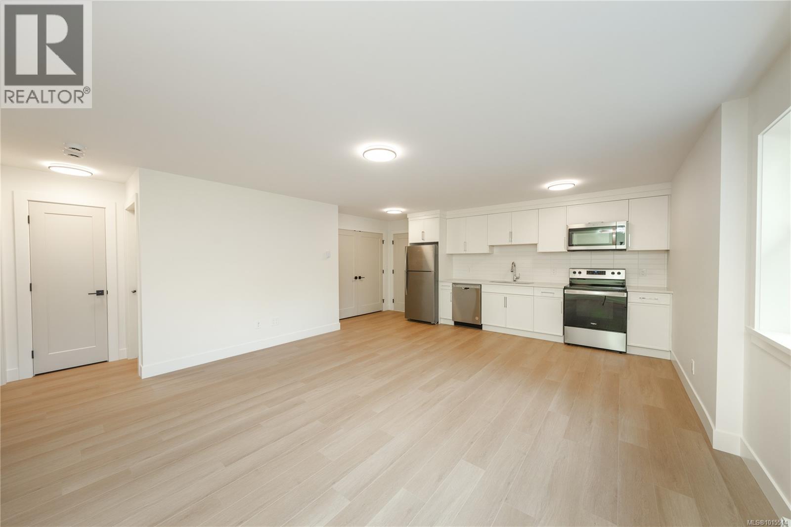  1772 Chandler Avenue, Victoria