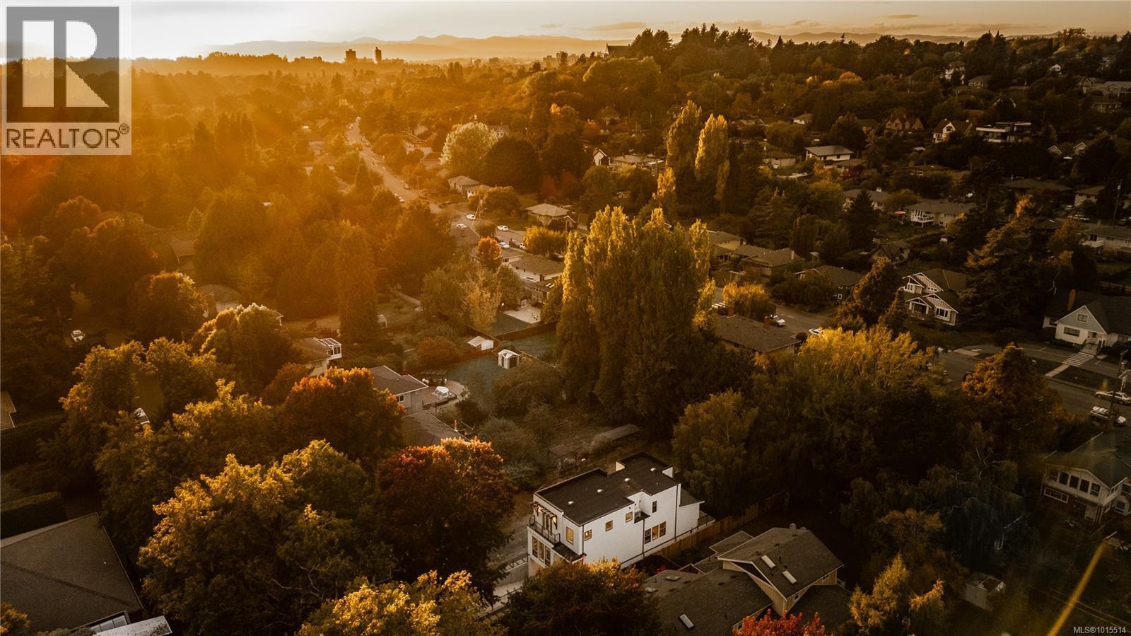  1772 Chandler Avenue, Victoria