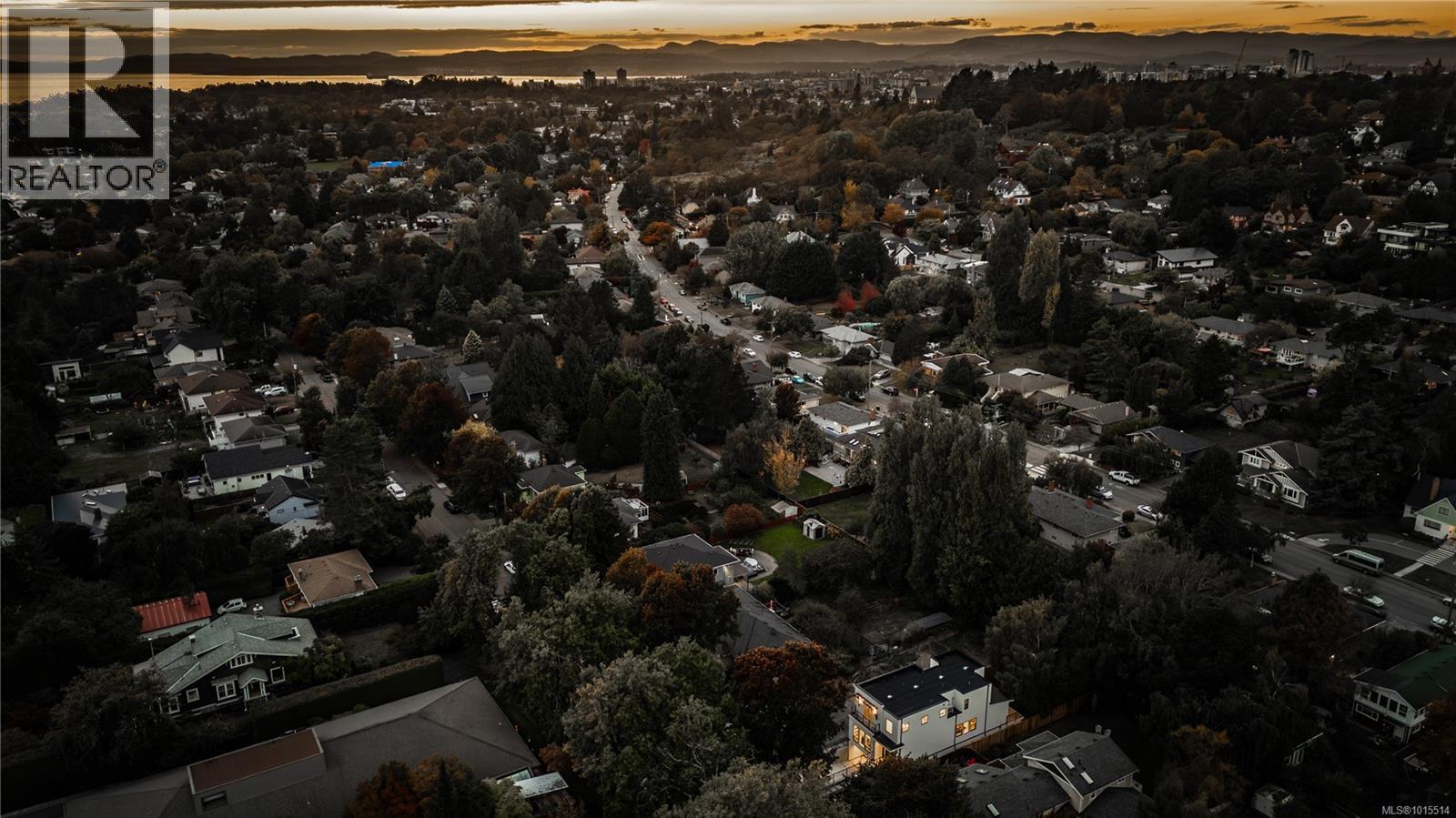  1772 Chandler Avenue, Victoria