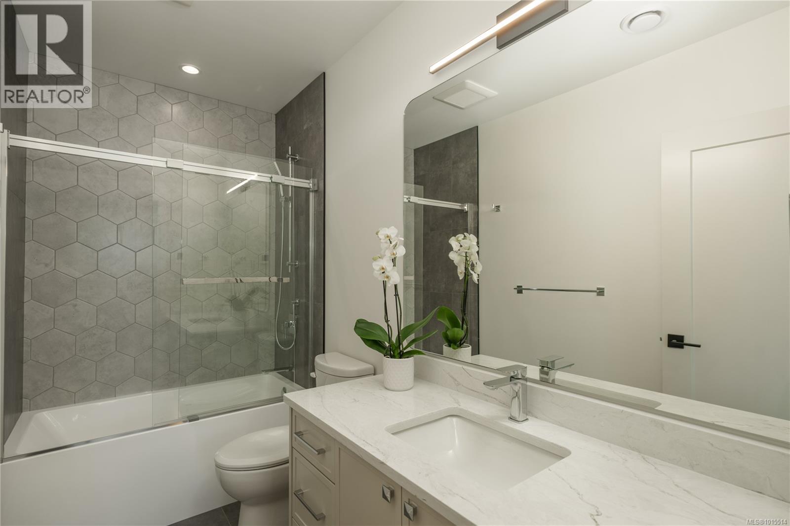  1772 Chandler Avenue, Victoria