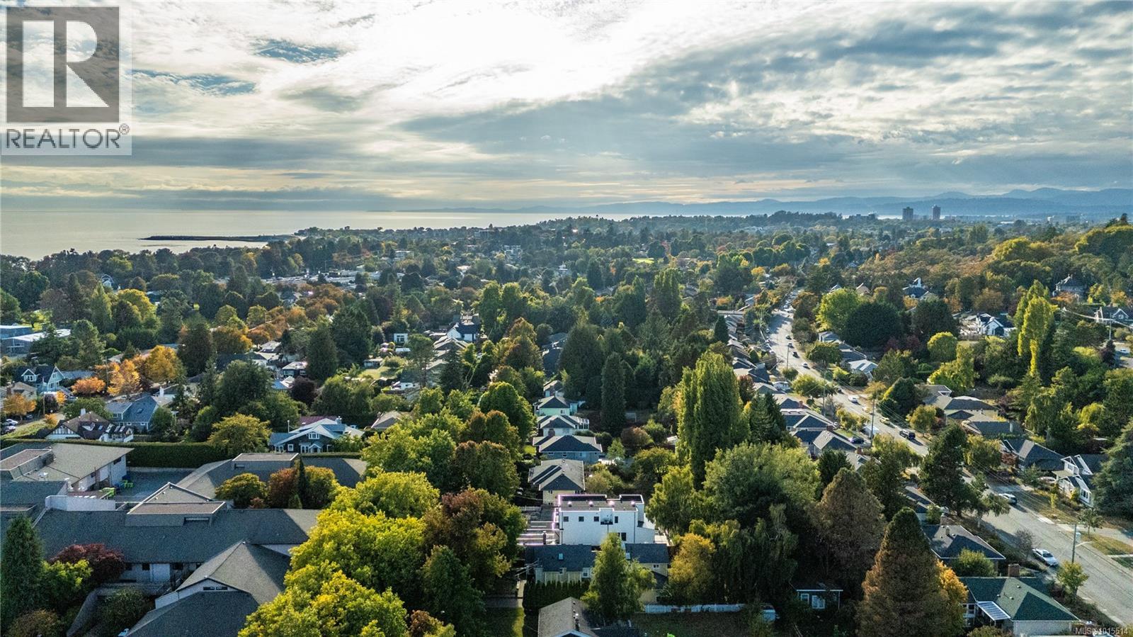  1772 Chandler Avenue, Victoria