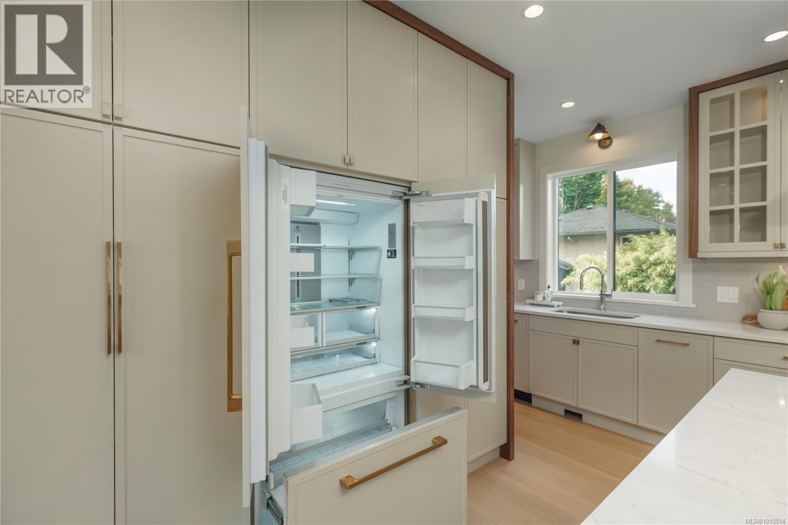  1772 Chandler Avenue, Victoria